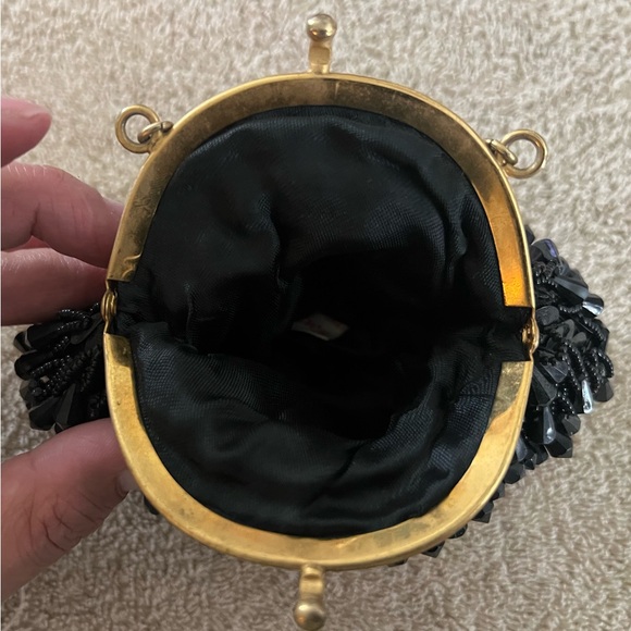 Elegant Vintage Artel Beaded Kiss Lock Purse - Picture 7 of 8